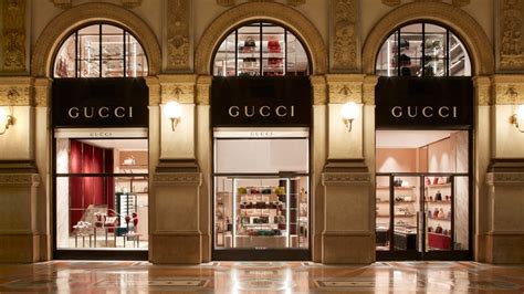 gucci milano sede|rivenditori gucci a milano.